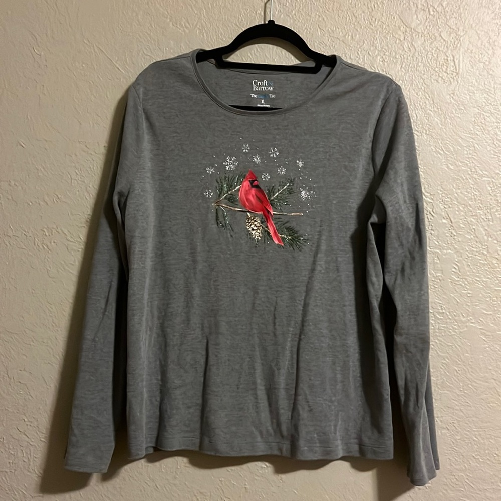 XL long sleeve gray shirt, winter cardinal on front, like new
